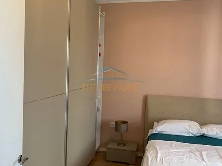 Tirane, jepet me qera apartament 1+1 Kati 3, 50 m² 550 € (Rr Mine Peza)