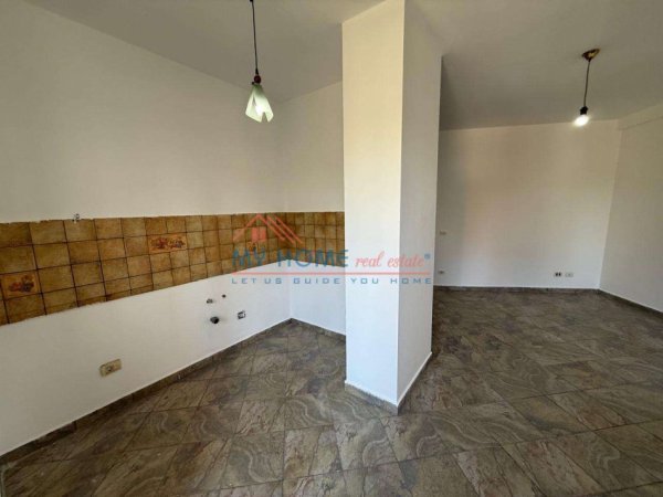 Tirane, shitet apartament Kati 3, 45 m² 110.000 € (Pazari i Ri)