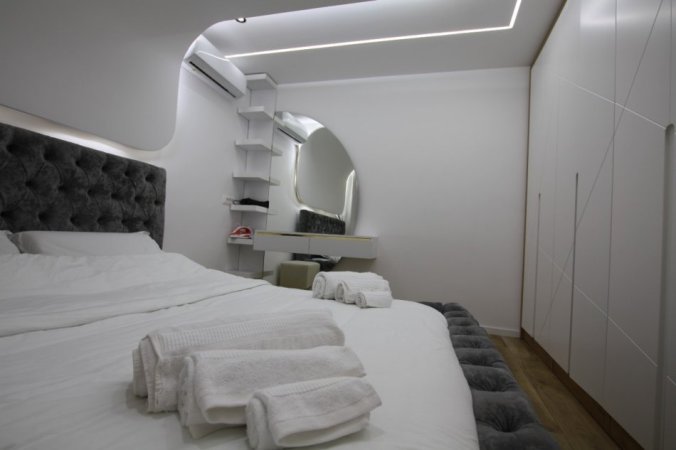 Tirane, jepet me qera apartament 1+1 Kati 1, 67 m² 650 € (Kryqzimi 21 Dhjetorit , Vodafone)