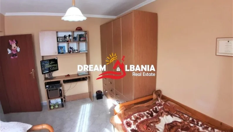 Tirane, jepet me qera apartament 2+1 Kati 5, 80 m² 600 € (tek Tregu Elektrik)