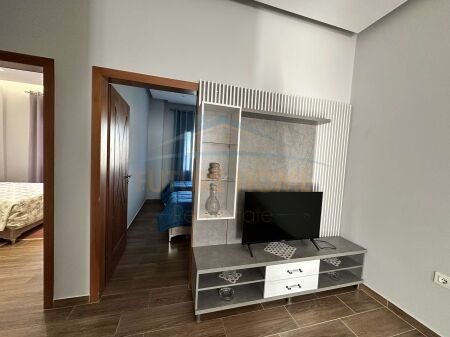 Tirane, jepet me qera Vile Kati 2, 450 € 