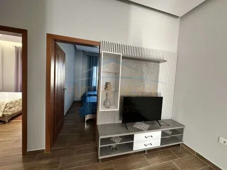 Tirane, jepet me qera Vile Kati 2, 450 € 