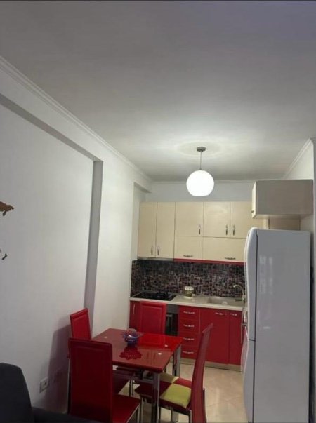 Tirane, shes apartament 1+1+Ballkon Kati 7, 98.000 € 