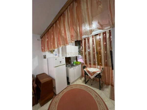 Tirane, jepet me qera apartament 1+1 Kati 2, 50 m² 380 € (Qyeteti Studenti)