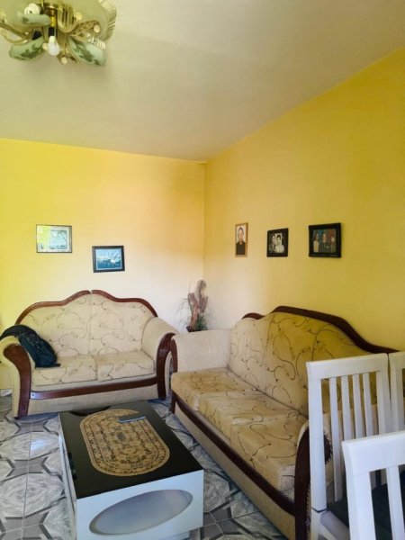 Tirane, jepet me qera apartament 2+1 Kati 3, 380 €