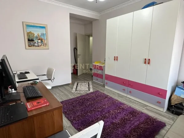Tirane, jepet me qera apartament 2+1+Aneks+Ballkon Kati 9, 132 m² 500 € (Astir, pranë Bar Oslo, Tiranë)