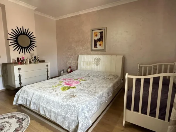 Tirane, jepet me qera apartament 2+1+Aneks+Ballkon Kati 9, 132 m² 500 € (Astir, pranë Bar Oslo, Tiranë)