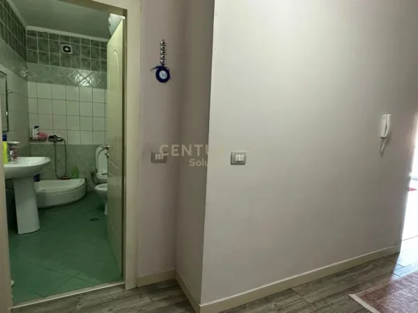 Tirane, jepet me qera apartament 2+1+Aneks+Ballkon Kati 9, 132 m² 500 € (Astir, pranë Bar Oslo, Tiranë)