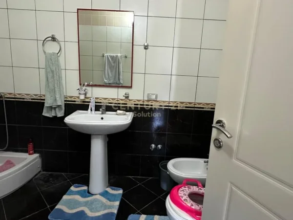 Tirane, jepet me qera apartament 2+1+Aneks+Ballkon Kati 9, 132 m² 500 € (Astir, pranë Bar Oslo, Tiranë)