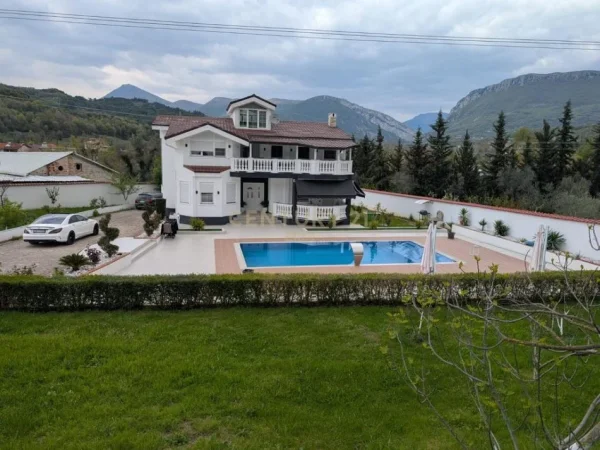 Tirane, shitet Vile 2 Katshe Kati 0, 3.925 m² 1.700.000 € (Ibe)