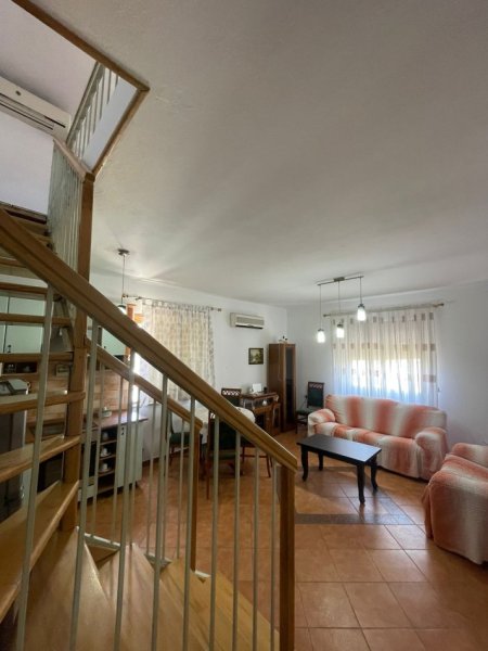 Tirane, jepet me qera apartament 2+1+Ballkon Kati 5, 115 m² 600 € (Kristal Center)
