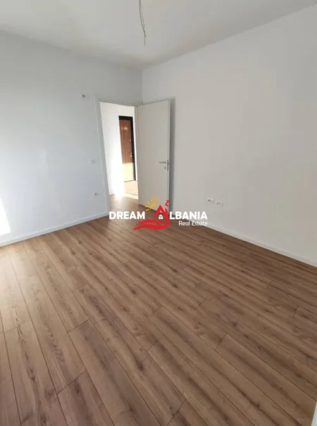 Tirane, shitet apartament 1+1 Kati 4, 63 m² 83.000 € (midis Freskut dhe Shkozes)