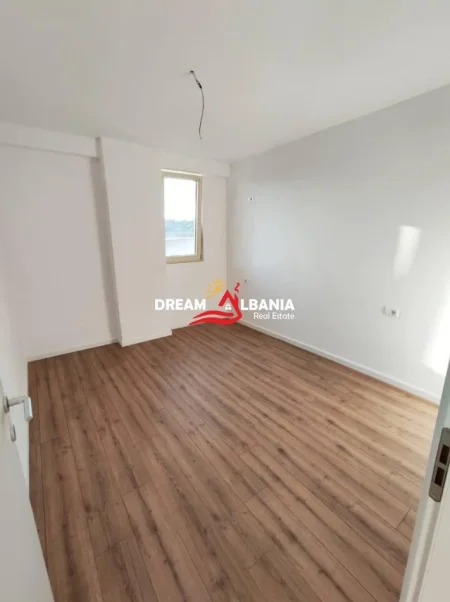 Tirane, shitet apartament 1+1 Kati 4, 63 m² 83.000 € (midis Freskut dhe Shkozes)