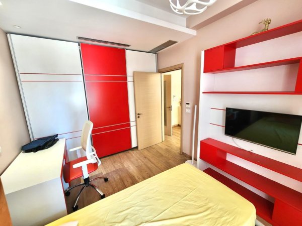 JEPET ME QIRA – ULTRA APARTAMENT 3+1+2WC + GARDEROBË + 3 BALLKONE + POST PARKIMI - 📍 Lokacion Premium – Rruga Karl Gega, vetëm 1 minutë nga Stacioni i Trenit & Mulliri i Vjetër