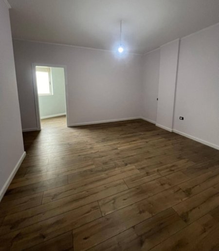 Tirane, shitet apartament 2+1 Kati 4, 124 m² 125.000 € (Rruga e Thesarit, Fresk, Tiranë, TT 901)