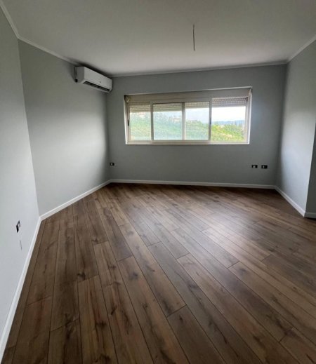 Tirane, shitet apartament 2+1 Kati 4, 124 m² 125.000 € (Rruga e Thesarit, Fresk, Tiranë, TT 901)
