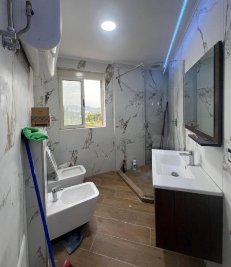 Tirane, shitet apartament 2+1 Kati 4, 124 m² 125.000 € (Rruga e Thesarit, Fresk, Tiranë, TT 901)