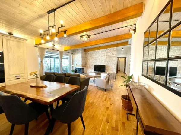 Tirane, shitet apartament 2+1+Ballkon Kati 9, 144 m² 350.000 € 