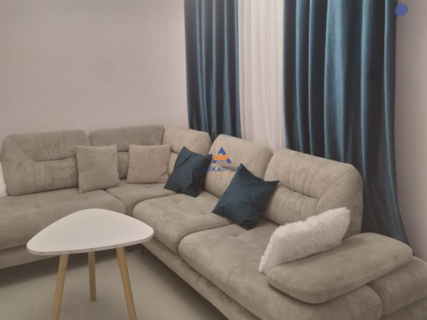 Tirane, jepet me qera apartament 1+1+Ballkon Kati 1, 60 m² 600 € (PRANE MONDIALIT,21 DHJETORI)