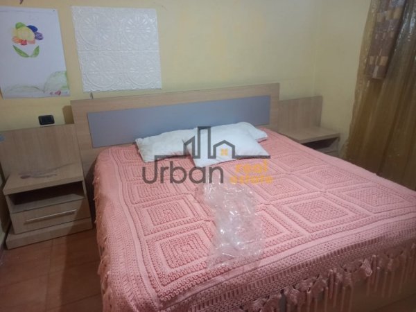 Tirane, jepet me qera apartament 2+1+Ballkon Kati 2, 80 m² 650 € (Rruga Muhamet Gjollesha)