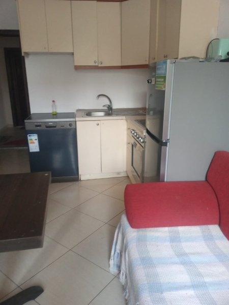 Tirane, jepet me qera apartament 1+1 Kati 1, 50 m² 220 € (Jordan Misja)