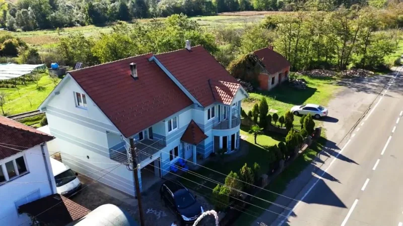 Leposaviq, shes shtepi 2+1+Aneks Kati 2, 560 m² 280.000 € (Sočanica BB)