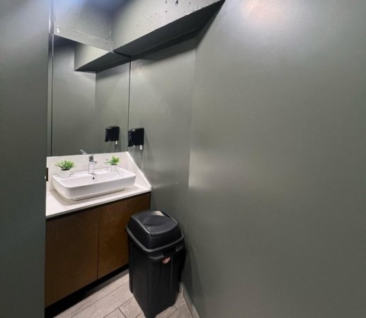 Tirane, jepet me qera ambjent biznesi Kati 0, 140 m² 1.400 € (Rezidenca ASL 1, Oxhaku, Tiranë, TT 1849)