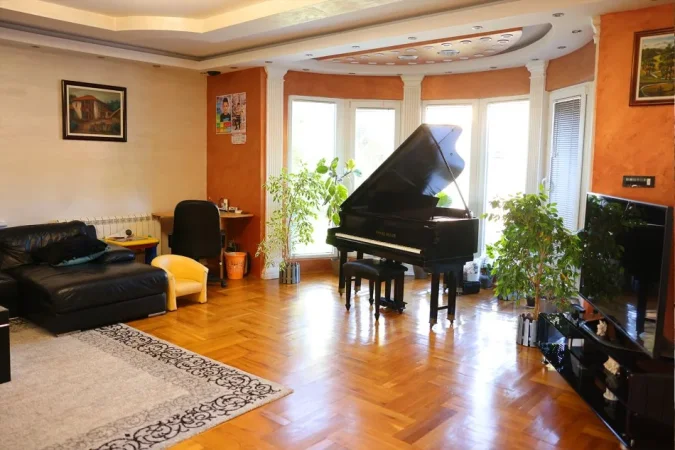 Leposaviq, shes shtepi 2+1+Aneks Kati 2, 560 m² 280.000 € (Sočanica BB)