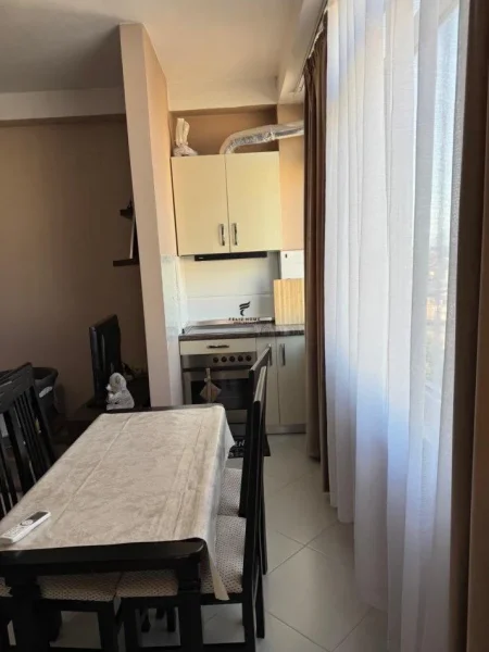 Tirane, jepet me qera apartament 1+1 Kati 6, 56 m² 500 € (SELVIA)
