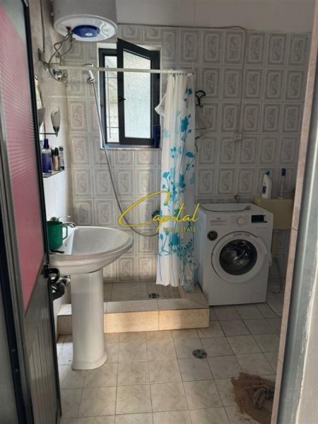 Tirane, jepet me qera apartament 1+1 Kati 1, 78 m² 450 € (KOMUNA E PARISIT)
