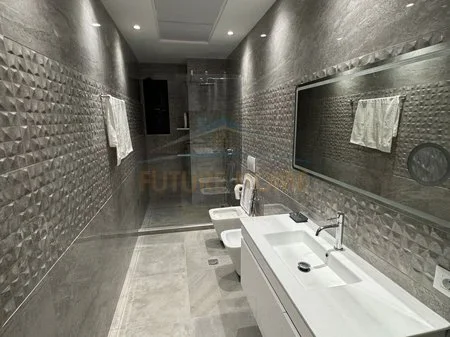 Tirane, jepet me qera apartament 2+1 Kati 6, 116 m² 800 € 