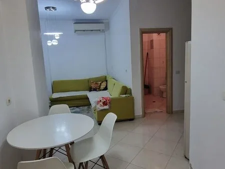 Tirane, jepet me qera apartament 2+1 Kati 2, 77 m² 600 € 