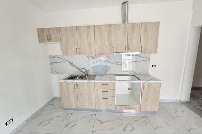 Tirane, jepet me qera apartament 2+1 , 75 m² 400 € (ID: 530391026-9)