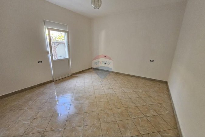 Tirane, jepet me qera apartament 2+1 , 75 m² 400 € (ID: 530391026-9)