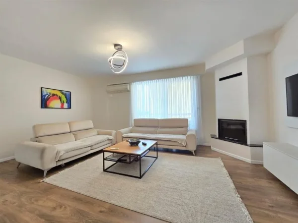 Tirane, jepet me qera apartament 3+1+Ballkon Kati 6, 180 m² 1.000 € (Rruga 5 Maji)