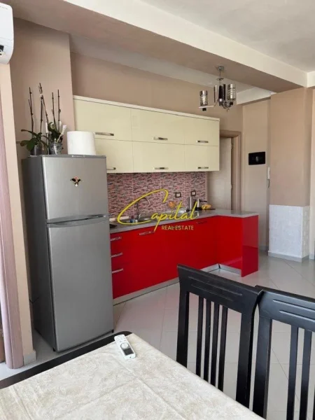 Tirane, jepet me qera apartament 1+1 Kati 6, 60 m² 500 € (ISH STACIONI TRENIT)