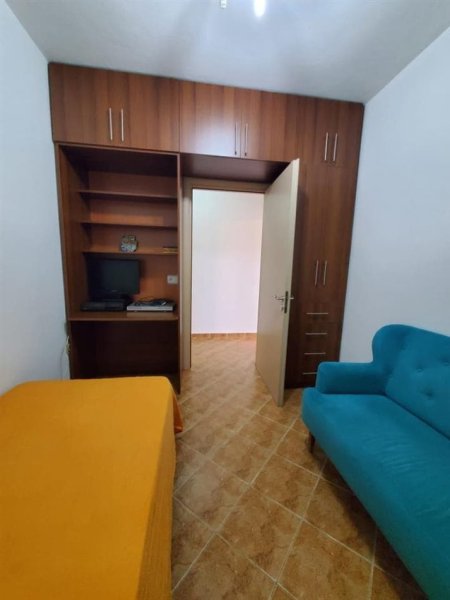 Tirane, jepet me qera apartament 2+1+Ballkon Kati 7, 60 m² 550 € (Rruga Mine Peza)
