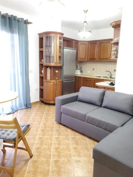 Tirane, jepet me qera apartament 2+1+Ballkon Kati 7, 60 m² 550 € (Rruga Mine Peza)