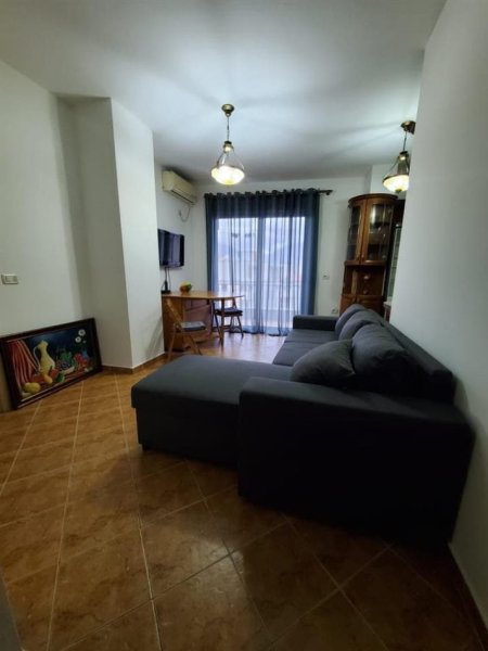 Tirane, jepet me qera apartament 2+1+Ballkon Kati 7, 60 m² 550 € (Rruga Mine Peza)
