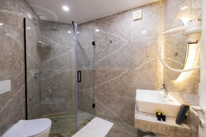 OKAZION!!! Dhermi - Plazh, Liste me oferta hotel , 25 dhoma 4.500.000 € (Kampi i Ri i Punetoreve)