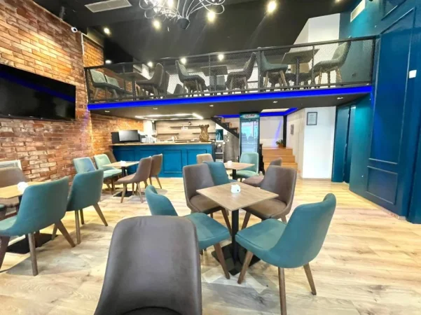 - SHITET:  DYQAN/LOKAL Ultra Investuar 62 m² ( Xhamllik -📍 Kompleksi Kolombo ( Ndarë në 2 kate) || 180,000€