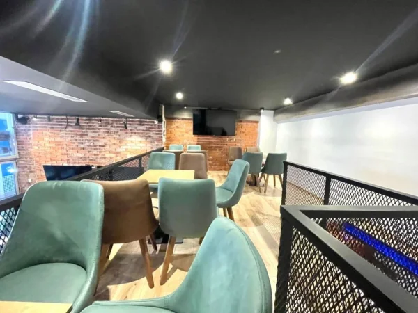 - SHITET:  DYQAN/LOKAL Ultra Investuar 62 m² ( Xhamllik -📍 Kompleksi Kolombo ( Ndarë në 2 kate) || 180,000€