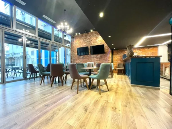 - SHITET:  DYQAN/LOKAL Ultra Investuar 62 m² ( Xhamllik -📍 Kompleksi Kolombo ( Ndarë në 2 kate) || 180,000€