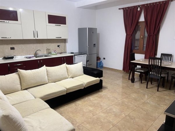 Tirane, jepet me qera apartament 2+1 Kati 3, 88 m² 500 € (21 DHJETORI)