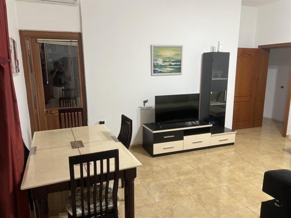Tirane, jepet me qera apartament 2+1 Kati 3, 88 m² 500 € (21 DHJETORI)