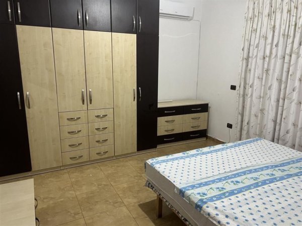 Tirane, jepet me qera apartament 2+1 Kati 3, 88 m² 500 € (21 DHJETORI)