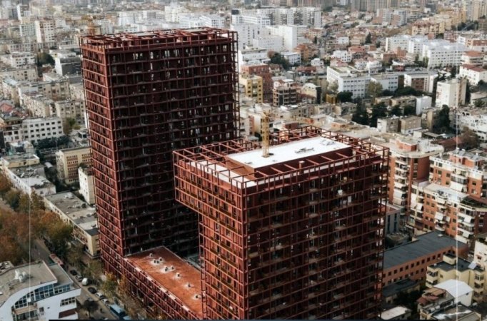 Tirane, jepet me qera ambjent biznesi Kati 1, 370 m² 6.000 € (Tirana Garden Building, Rruga e Kavajës, Tiranë, TT 1738)