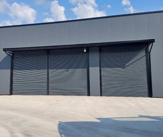 Tirane, jepet me qera magazine , 300 m² 1.500 € (Rinas)