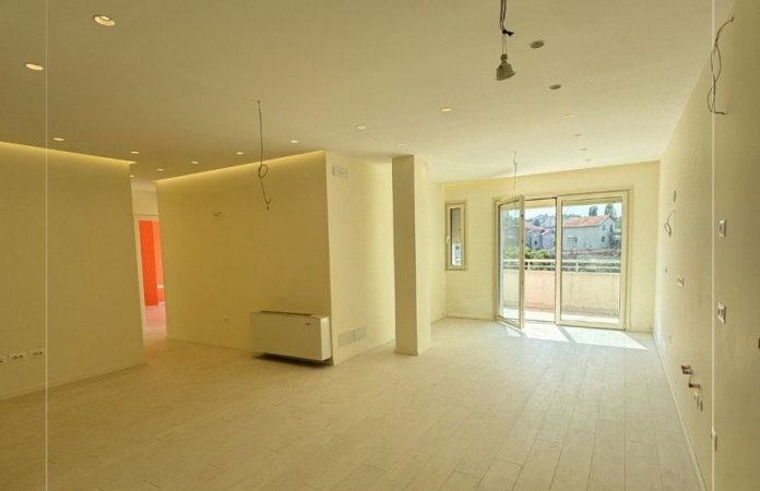 Tirane, shitet apartament 3+1 Kati 5, 146 m² 170.000 Euro (Tufinë) TT 293