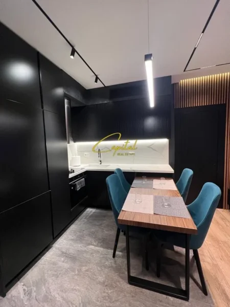 Tirane, jepet me qera apartament 2+1 Kati 4, 70 m² 1.500 € (QENDER)